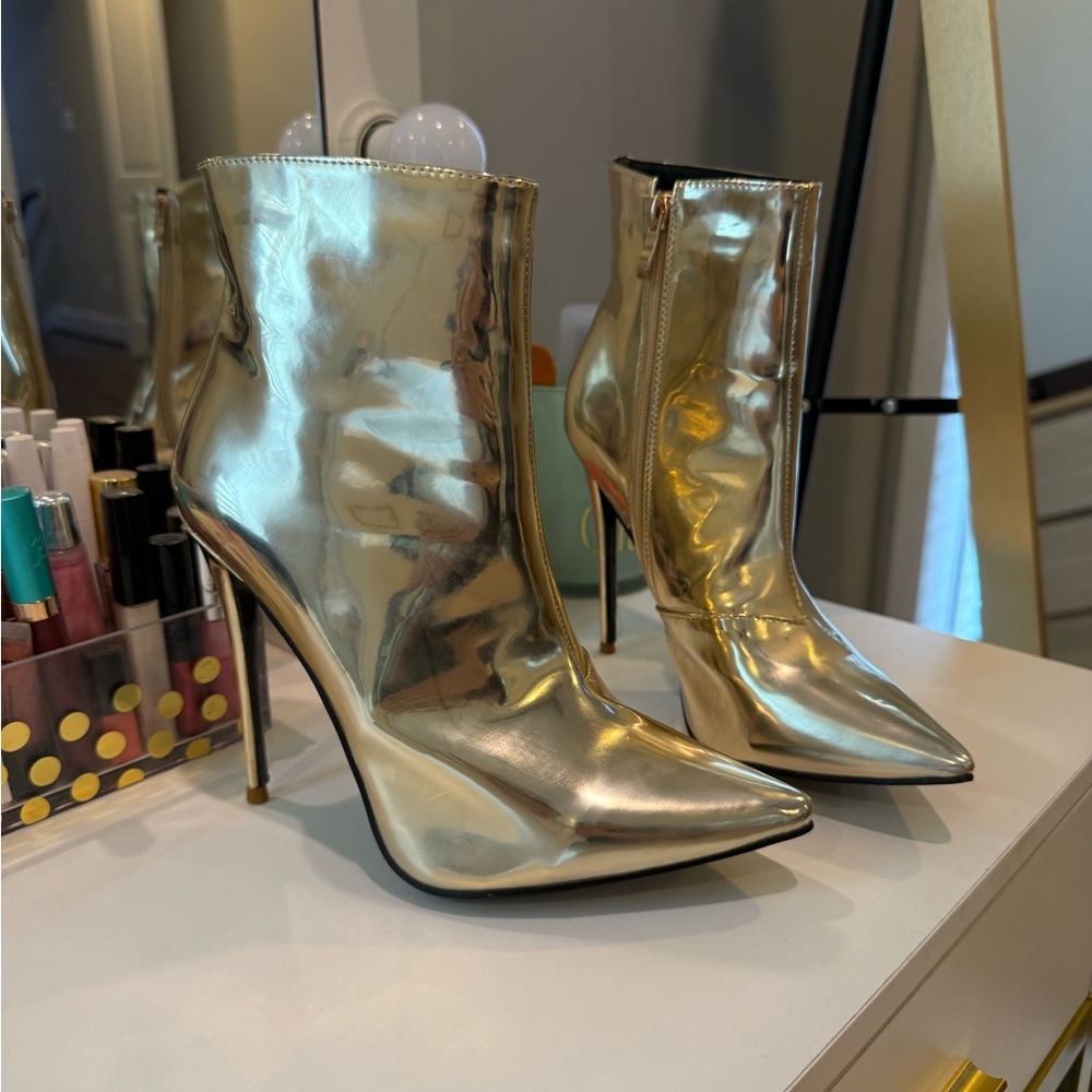 Gold Metallic Heeled Boots with Stiletto and Pointed Toe